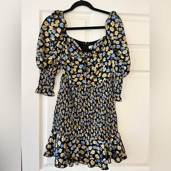 Sweetheart Neck Mini Dress With Drop Hem In Ditsy - Picture 2 of 3